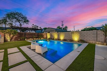 Welcome to Cocktails & Cacti—a Spanish-style villa in Phoenix's Historic District with charm, comfort, and space to relax.