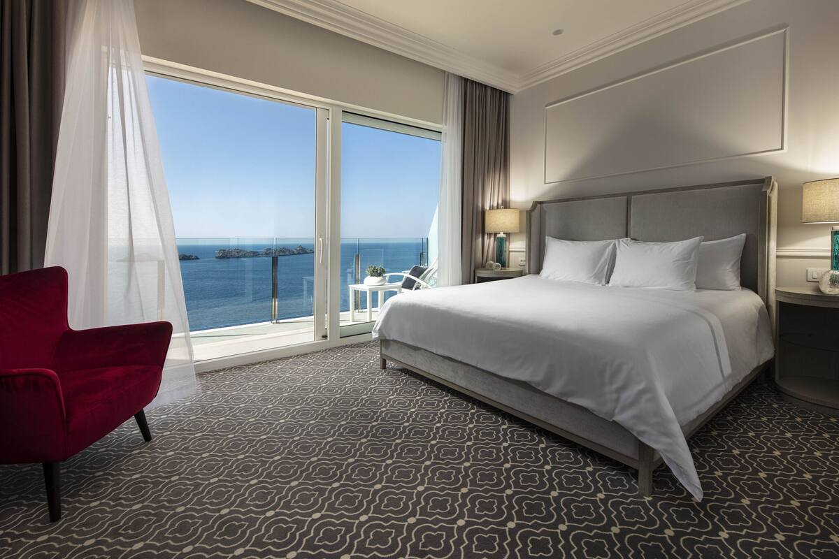 Doppia Executive, balcone, vista mare | 1 camera, biancheria da letto ipoallergenica, minibar